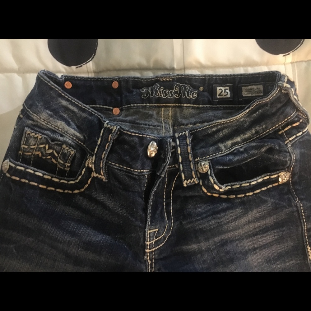 Miss Me Capris - Picture 2 of 4